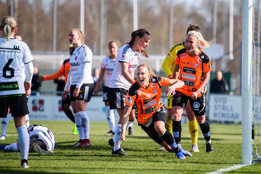 Kristianstads Therese Ivarsson jublar