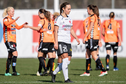 Limhamn Bunkeflos Elisa Lang Nilsson deppar medan