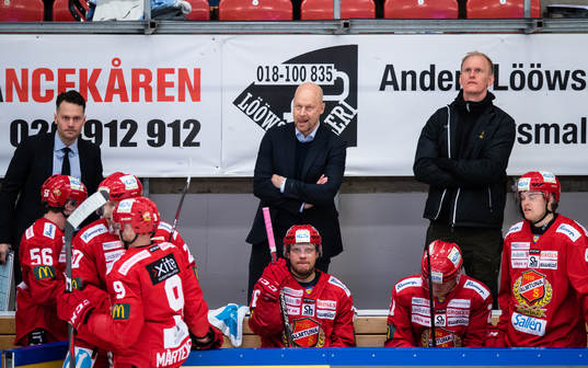 Almtunas tränare tränare Martin Gudmundsson (v) och