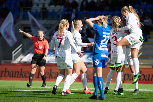 Rosengårds spelare jublar