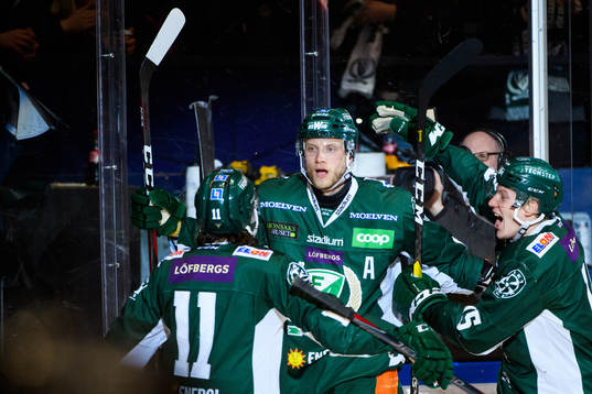 Färjestads Johan Ryno jublar