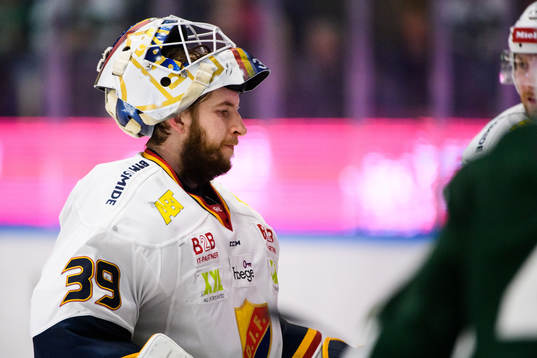 Djurgårdens målvakt Adam Reideborn deppar