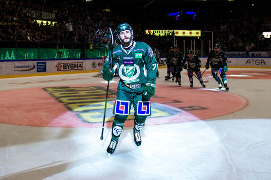 Färjestads Jesse Virtanen jublar