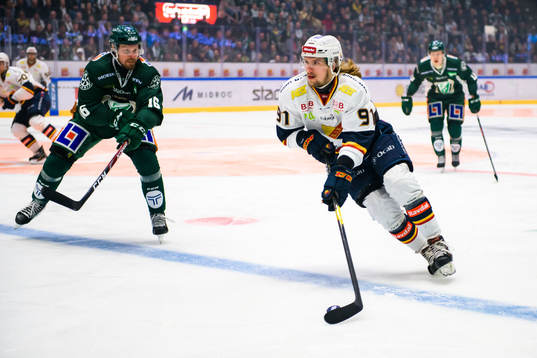 Färjestads Alexander Johansson och Djurgårdens Axel