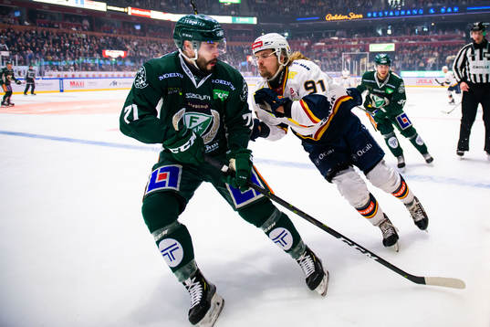 Färjestads Jesse Virtanen och Djurgårdens Axel Jonsson