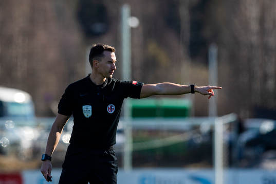 Marius Hansen Grøtta, referee