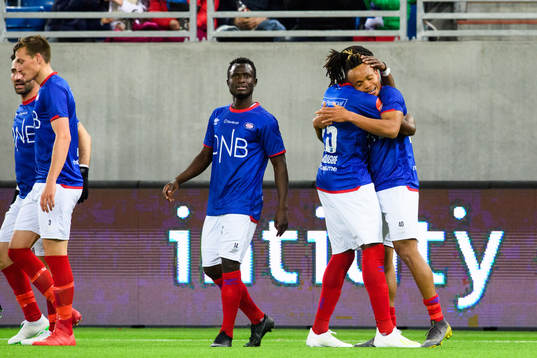 Chidera Ejuke of Vålerenga celebrates