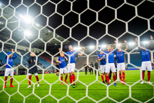The players of Vålerenga celebrate