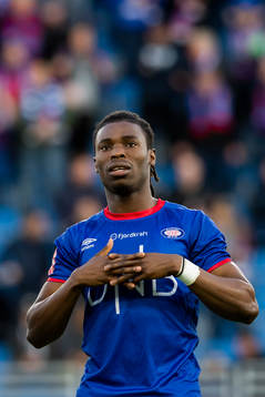 Sam Adekugbe of Vålerenga