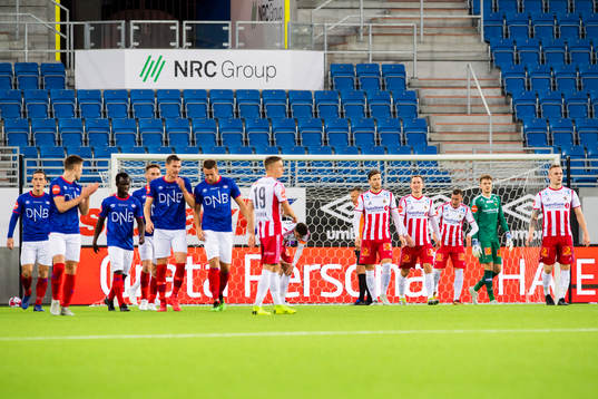 The players of Tromsø look dejected