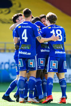 Sundsvalls spelare jublar
