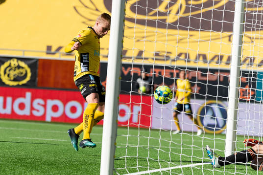 Elfsborgs Per Frick gör 2-1