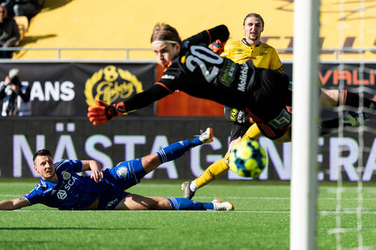 Elfsborgs Pawel Cibicki gör 3-1