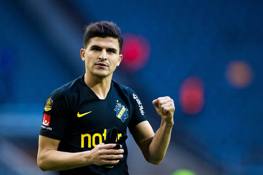 s Tarik Elyounoussi jublar