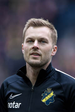 s Sebastian Larsson