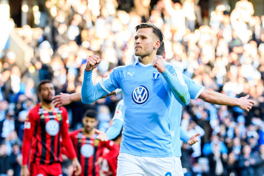 Malmö FFs Arnór Traustason jublar