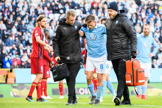 Malmö FFs Arnór Traustason utgår skadad
