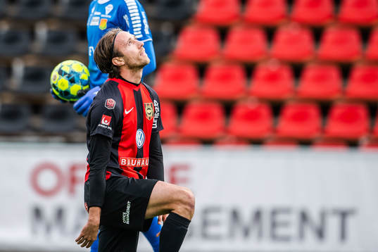 Brommapojkarnas Philip Hellquist deppar