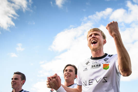 GAIS Carl Elfgren Nyström jublar