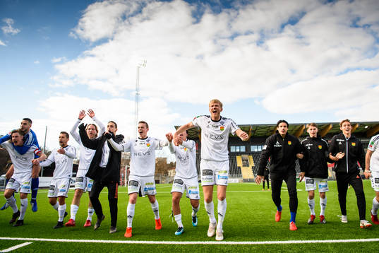 GAIS spelare jublar