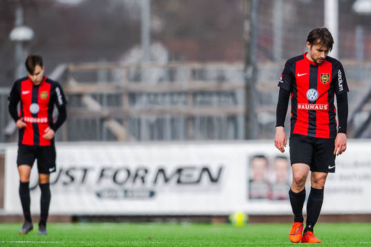 Brommapojkarnas Adam Gradén deppar