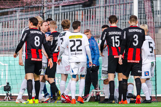 Gruff uppstår mellan spelarna