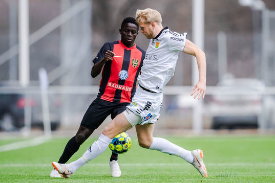 Brommapojkarnas Eric Johana Omondi och GAIS Carl Elfgren