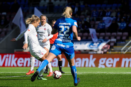 Rosengårds Nathalie Björn gör 1-0