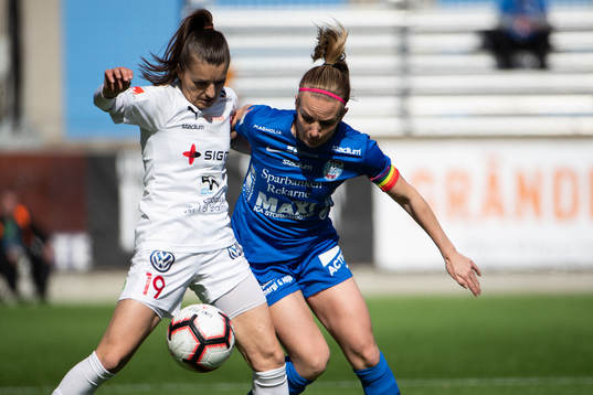 Rosengårds Iva Landeka och Eskilstunas Petra Johansson