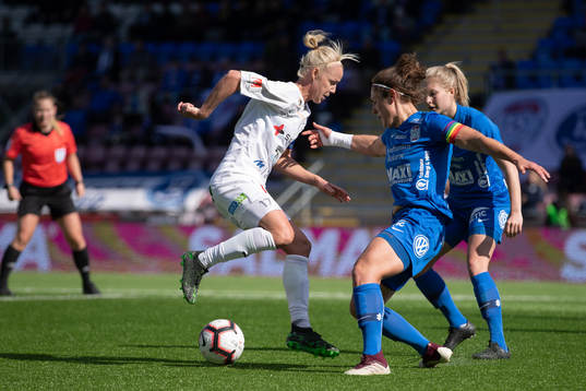 Rosengårds Caroline Seger och Eskilstunas  Loretta Kullassi