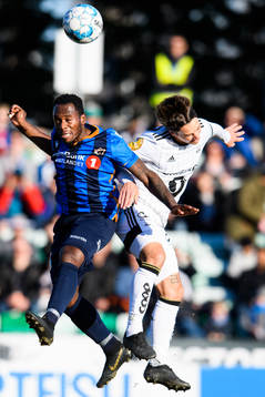 Franck Boli of Stabæk and Mike Jensen of Rosenborg