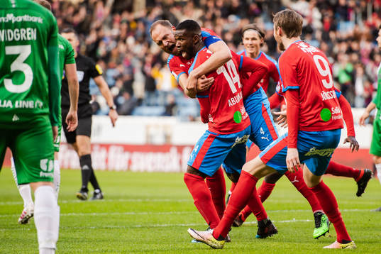 Helsingborgs Mohammed Abubakari jublar med Rasmus Jönsson