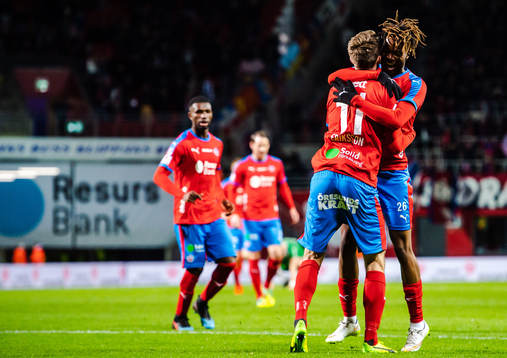 Helsingborgs Kundai Benyu jublar med Adam Eriksson