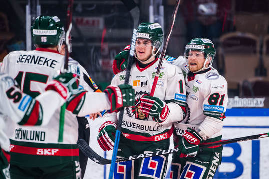 Frölundas Samuel Fagemo och Ryan Lasch jublar