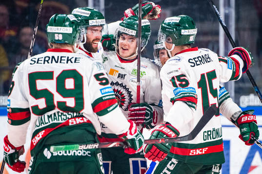 Frölundas Samuel Fagemo jublar med lagkamrater