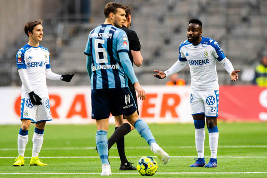 IFK Göteborgs Nzuzi Toko reagerar på ett domslut