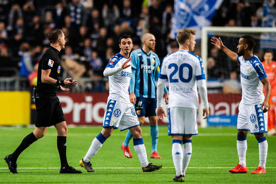 IFK Göteborgs Giorgi Kharaishvili tilldelas en utvisning