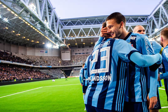Djurgårdens Fredrik Ulvestad och Erik Berg jublar
