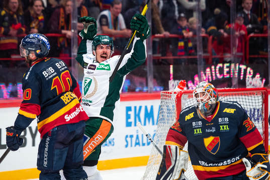 Färjestads Sebastian Erixon jublar