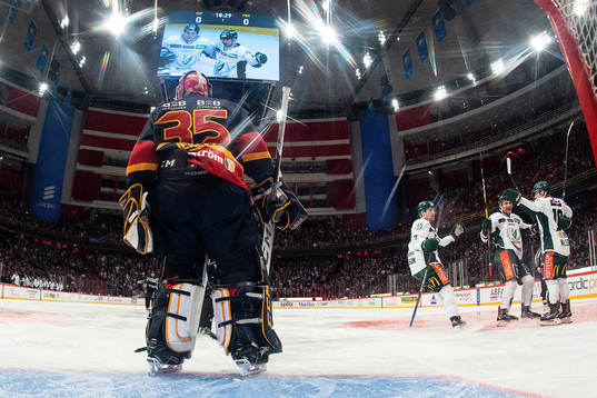 Djurgårdens målvakt Robin Jensen deppar