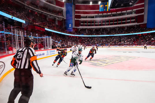 Djurgårdens Sebastian Strandberg och Färjestads Martin