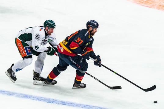Djurgårdens Tobias Björnfot och Djurgårdens Dick Axelsson