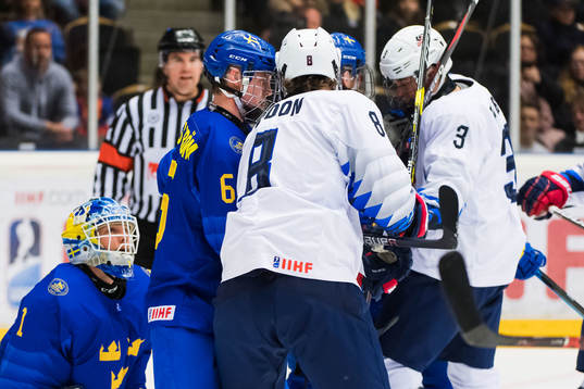 Sveriges Victor Söderström  i närkamp