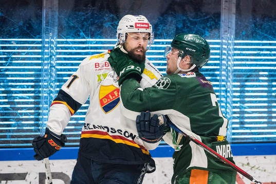 Djurgårdens Dick Axelsson  och Färjestads Johan Ivarsson