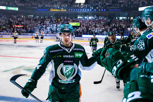 Färjestads Michael Lindqvist jublar