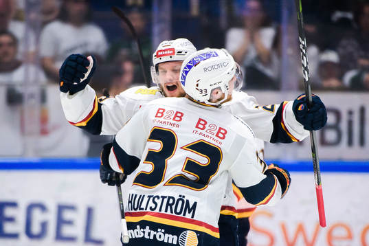 Djurgårdens Sebastian Strandberg jublar
