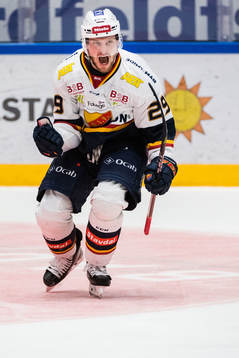 Djurgårdens Sebastian Strandberg jublar
