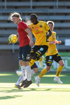 Örgrytes Tim Stolt Hermansson och Elfsborgs Prince Isaac