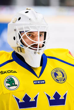 Goalkeeper Jhonas Enroth of Sweden