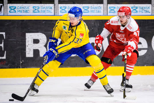 Christopher Mastomäki of Sweden and Oliver Larsen of